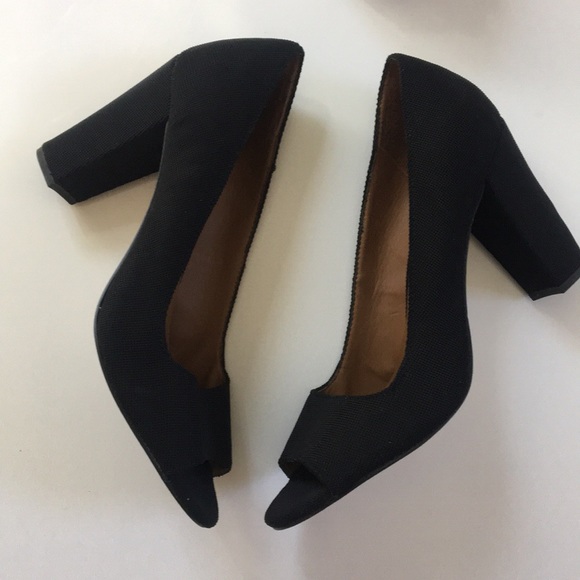 Franco Sarto | textured grand fabric heel black - Picture 2 of 8